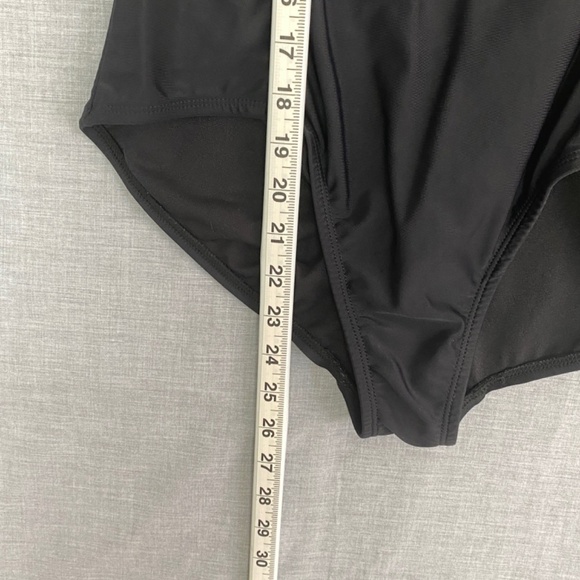 Catalina One Piece Bathing Suit Womens XL 16-18 Halter Tie Neck V-Neck Foam Cups - Picture 9 of 9